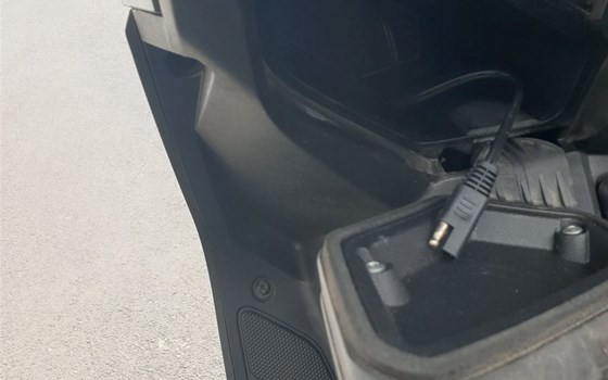 Gebrauchtmotorrad Yamaha XMAX 400 - Bild 7