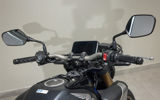 Neufahrzeug Honda CB650R E-Clutch - Bild 8