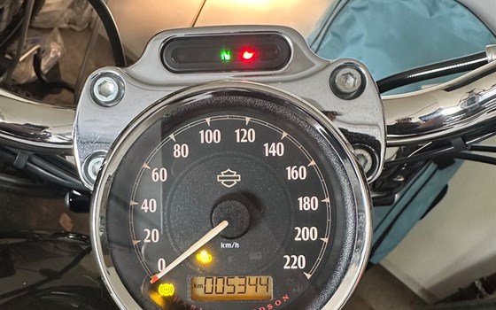 Motorrad Occasion Harley-Davidson Sportster XL 1200C Custom - Bild 5