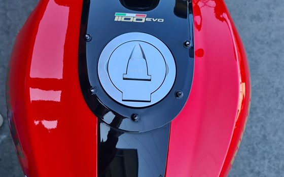 Gebrauchtmotorrad Ducati Monster 1100 Evo - Bild 8