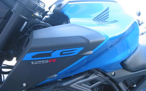 Gebrauchtmotorrad Honda CB125R - Bild 10