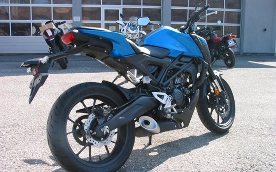 Gebrauchtmotorrad Honda CB125R - Bild 5