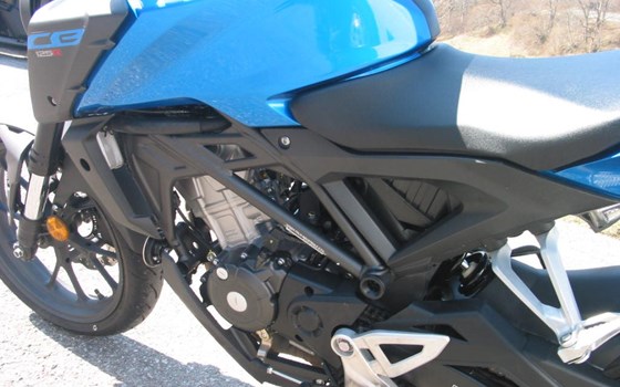 Gebrauchtmotorrad Honda CB125R - Bild 8