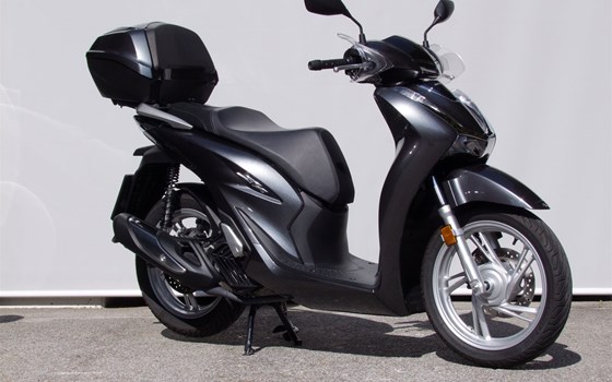 Gebrauchtmotorrad Honda SH125i - Bild 11