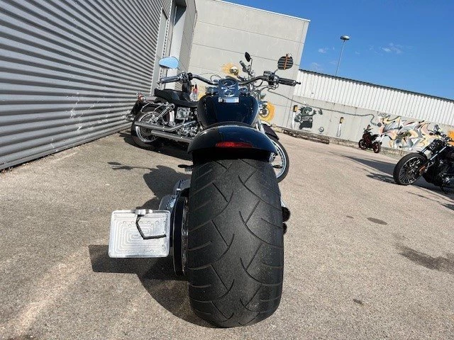 Harley-Davidson Softail Fat Boy FLSTF (Vivid Black) - Bild 7