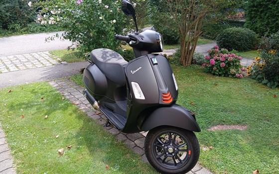Gebrauchtmotorrad Vespa GTS 300 Super Sport - Bild 1