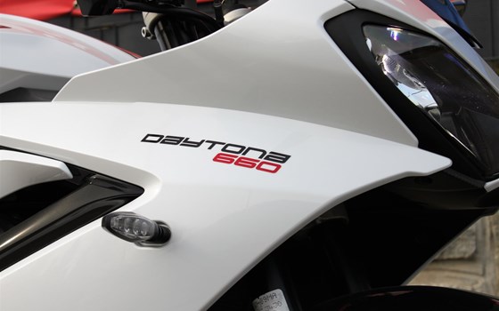 Gebrauchtmotorrad Triumph Daytona 660 - Bild 5