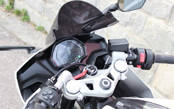 Gebrauchtmotorrad Triumph Daytona 660 - Bild 6