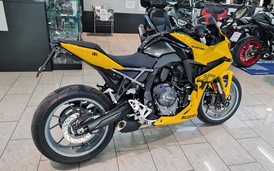 Gebrauchtmotorrad Suzuki GSX-8R - Bild 2