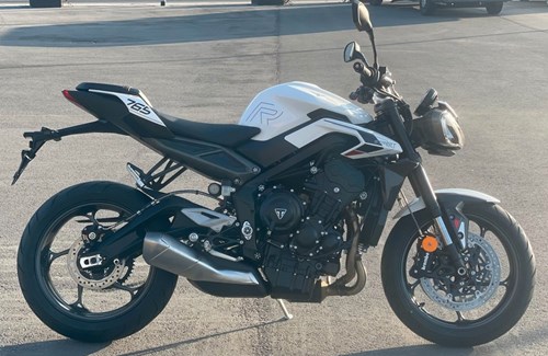 Gebrauchtmotorrad Triumph Street Triple R