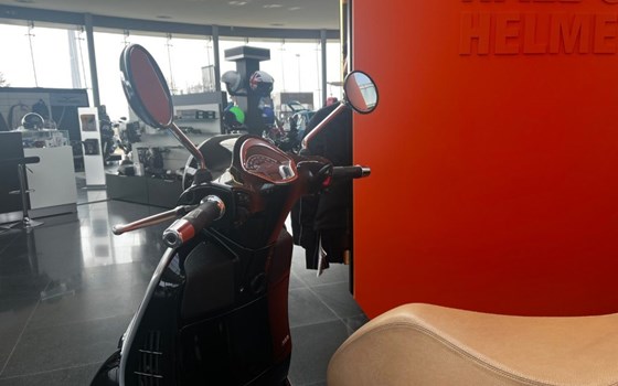 Gebrauchtmotorrad Vespa GTS 300 i.e. - Bild 2