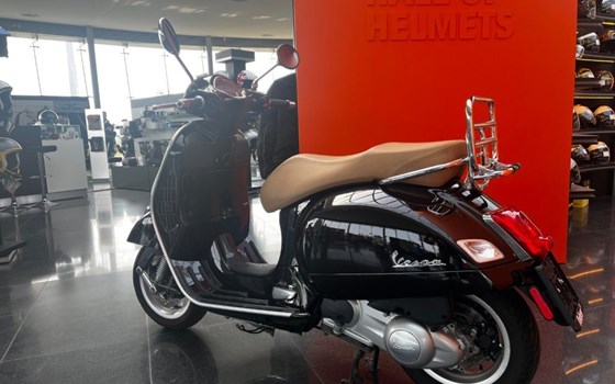 Gebrauchtmotorrad Vespa GTS 300 i.e. - Bild 3