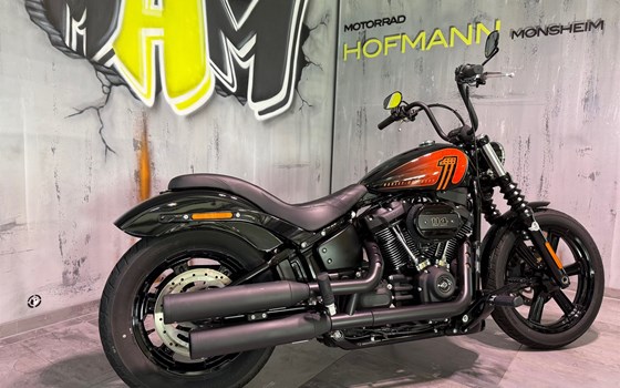 Gebrauchtmotorrad Harley-Davidson Softail Street Bob 114 FXBBS - Bild 2