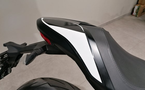 Gebrauchtmotorrad Ducati Monster 821 Stealth - Bild 5