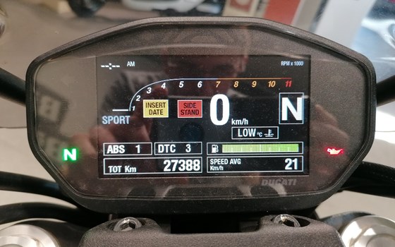 Gebrauchtmotorrad Ducati Monster 821 Stealth - Bild 6