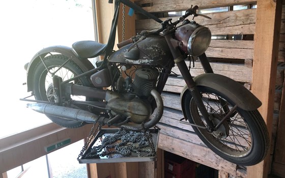 Gebrauchtmotorrad Triumph BDG 250 - Bild 1