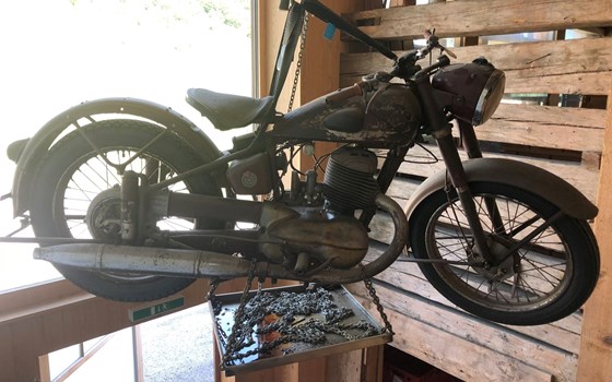 Gebrauchtmotorrad Triumph BDG 250 - Bild 2