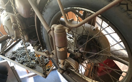 Gebrauchtmotorrad Triumph BDG 250 - Bild 4