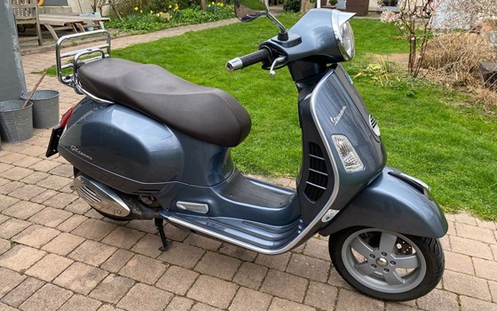 Gebrauchtmotorrad Vespa GTS 300 i.e. - Bild 1