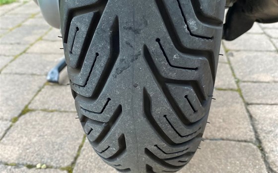 Gebrauchtmotorrad Vespa GTS 300 i.e. - Bild 10