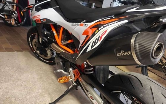 Gebrauchtmotorrad KTM 690 SMC R - Bild 3