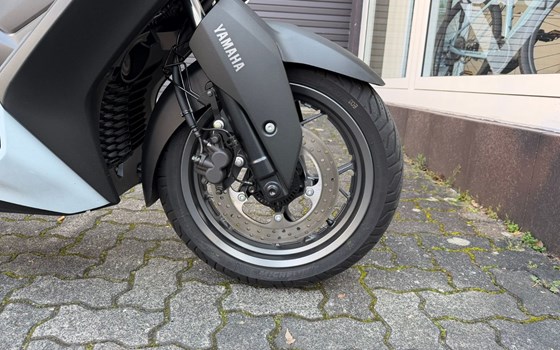 Gebrauchtmotorrad Yamaha XMAX 300 Tech MAX+ - Bild 13