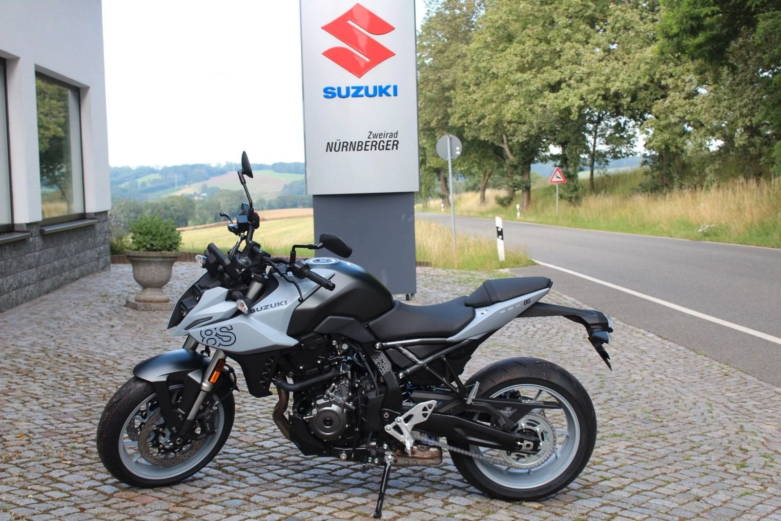 Suzuki GSX-8S