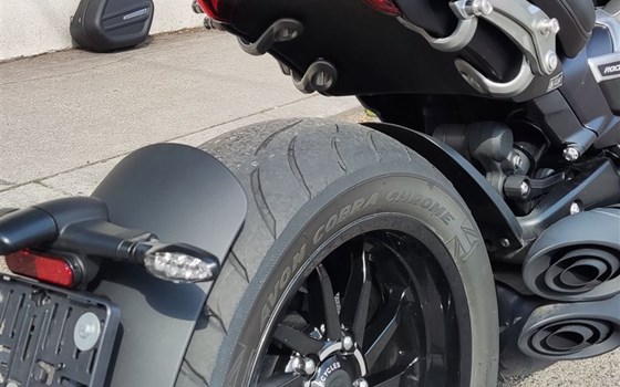 Gebrauchtmotorrad Triumph Rocket 3 Storm R - Bild 4