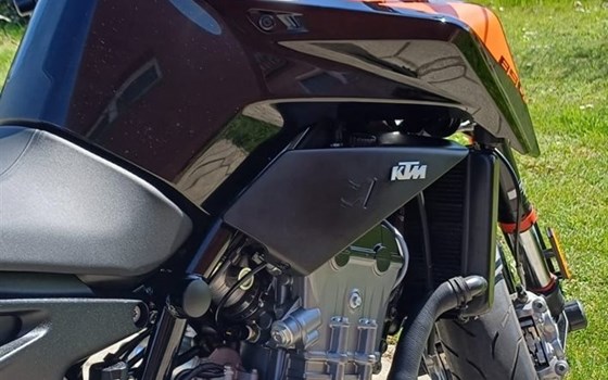 Gebrauchtmotorrad KTM 890 Duke - Bild 22