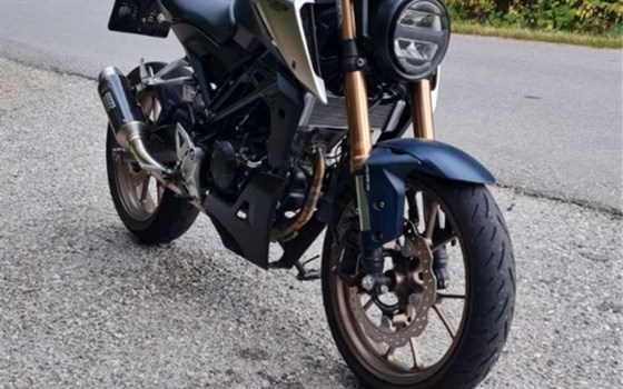 Gebrauchtmotorrad Honda CBR 125 R - Bild 2