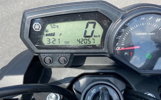 Gebrauchtmotorrad Yamaha XJ6 - Bild 7