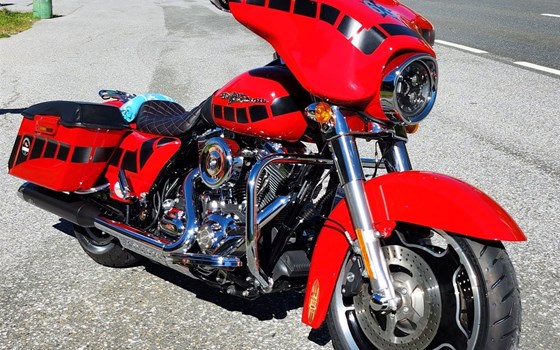 Gebrauchtmotorrad Harley-Davidson Street Glide FLHX - Bild 4