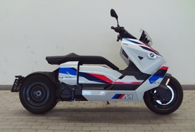 BMW CE 04