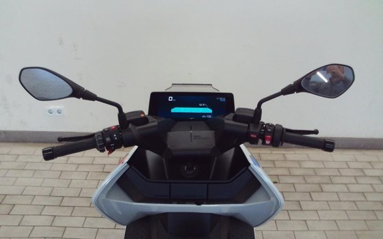 Gebrauchtmotorrad BMW CE 04 - Bild 9