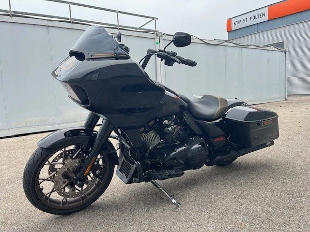 Harley-Davidson Touring Road Glide ST (Vivid Black) - Bild 12