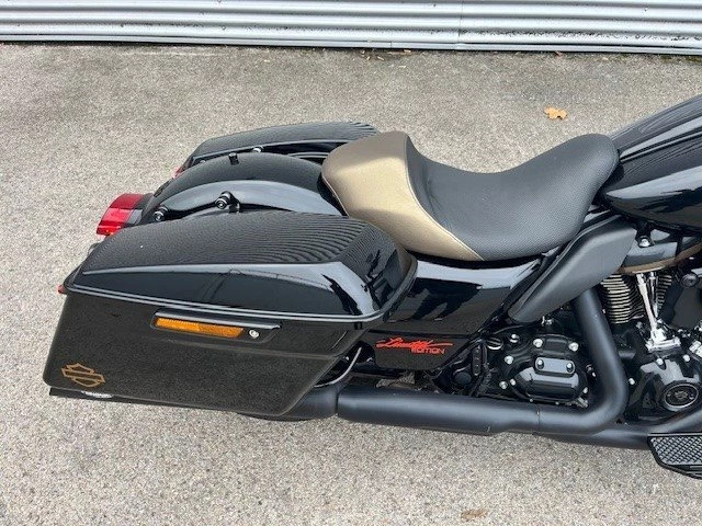 Harley-Davidson Touring Road Glide ST (Vivid Black) - Bild 7