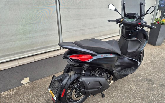 Gebrauchtmotorrad Piaggio Beverly 400 hpe - Bild 3