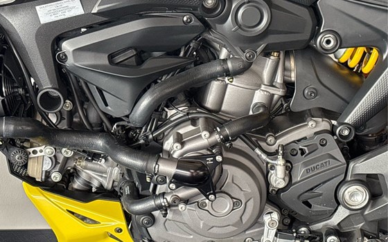 Gebrauchtmotorrad Ducati Monster + - Bild 12