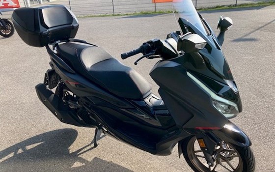 Gebrauchtmotorrad Honda Forza 125 - Bild 3