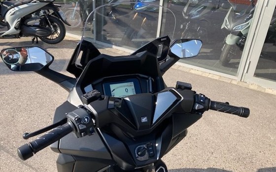 Gebrauchtmotorrad Honda Forza 125 - Bild 4