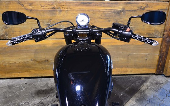 Motorrad Occasion Victory Hammer 8-Ball - Bild 3