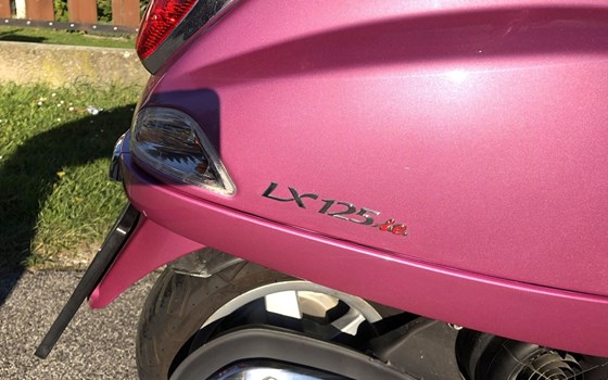 Gebrauchtmotorrad Vespa LX 125 i.e - Bild 6