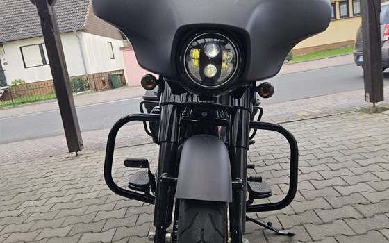 Gebrauchtmotorrad Harley-Davidson Street Glide FLHX - Bild 7