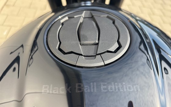 Neufahrzeug Kawasaki Z900 RS Black Ball Edition - Bild 6