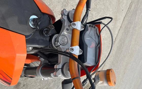 Gebrauchtmotorrad KTM 690 SMC - Bild 2