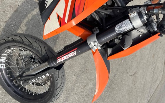 Gebrauchtmotorrad KTM 690 SMC - Bild 3