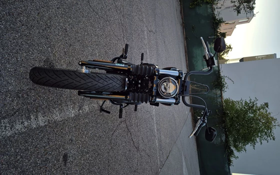 Gebrauchtmotorrad Harley-Davidson Street Bob 117 - Bild 3