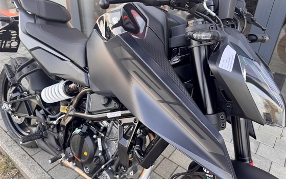 Neufahrzeug KTM 125 Duke - Bild 7