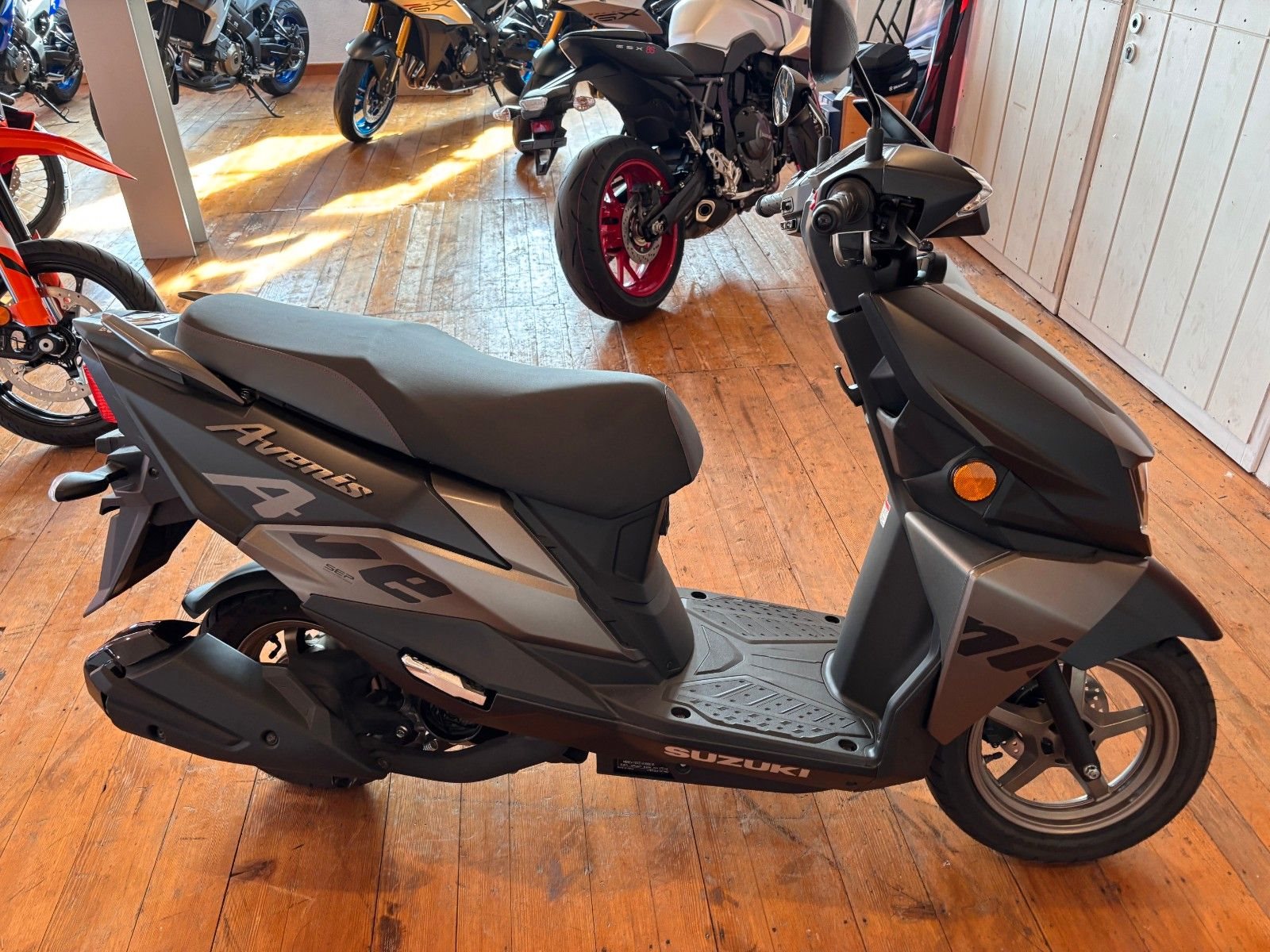 Suzuki Avenis 125