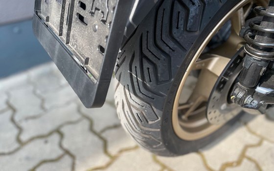 Gebrauchtmotorrad Yamaha XMAX 300 Tech MAX - Bild 10